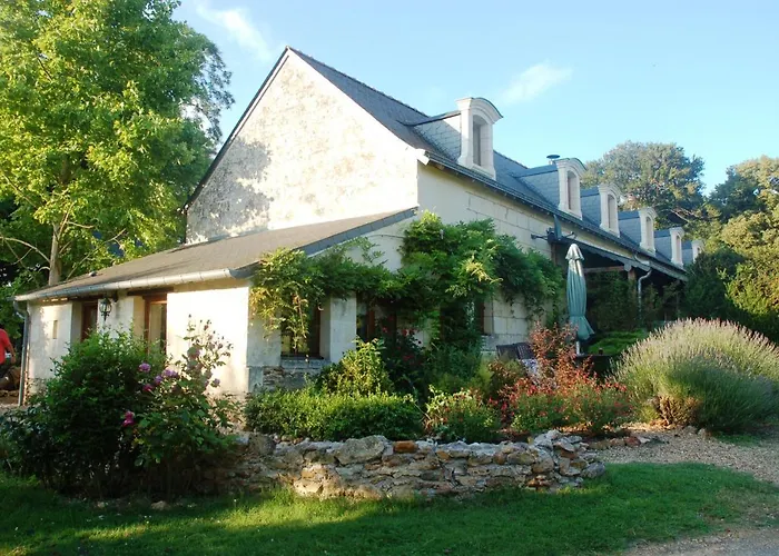 Le Logis Du Pressoir Self Catering Gites In Beautiful 18Th Century Estate In The Heart Of The Loire Valley With Heated Pool And Extensive Grounds.