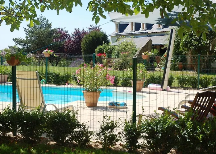Le Logis Du Pressoir Self Catering Gites In Beautiful 18Th Century Estate In The Heart Of The Loire Valley With Heated Pool And Extensive Grounds.