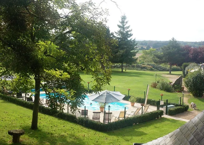 Le Logis Du Pressoir Self Catering Gites In Beautiful 18Th Century Estate In The Heart Of The Loire Valley With Heated Pool And Extensive Grounds.