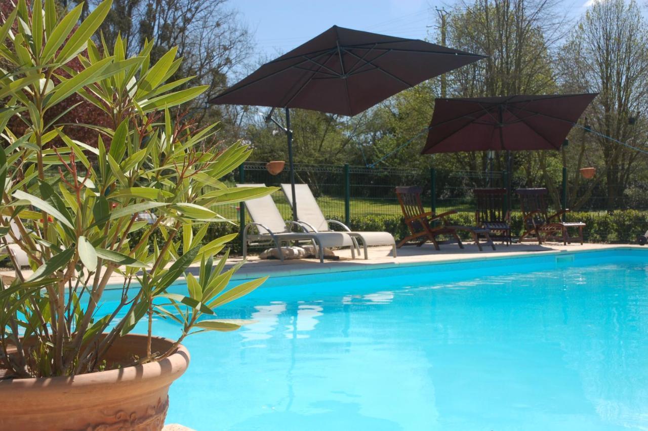 Le Logis Du Pressoir: 18th Century Loire Valley Estate With Heated Pool Holiday home