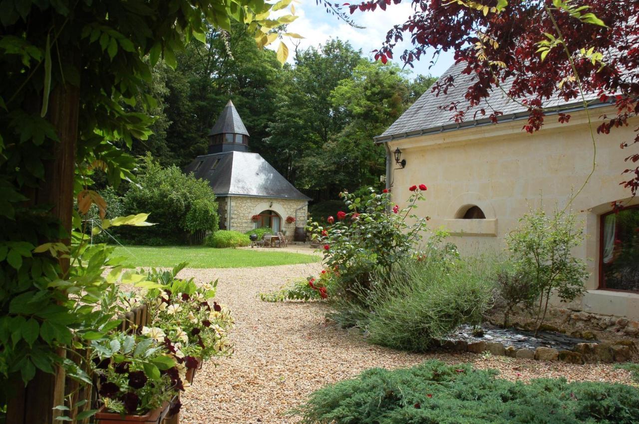 Le Logis Du Pressoir Self Catering In Beautiful 18th Century Estate In The Heart Of The Loire Valley With Heated Pool And Extensive Grounds. Hébergement de vacances *