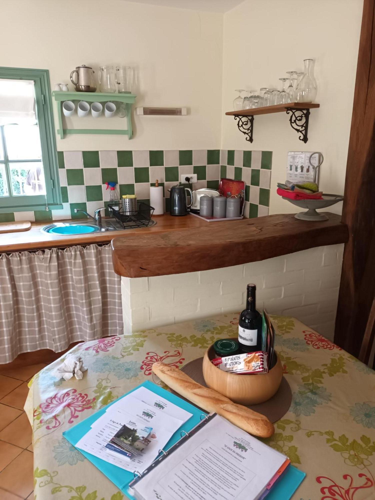 Hébergement de vacances Le Logis Du Pressoir Self Catering In Beautiful 18th Century Estate In The Heart Of The Loire Valley With Heated Pool And Extensive Grounds.